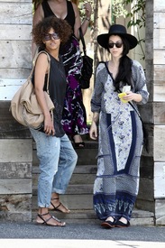 Halle Berry leaving Eveleigh Restaurant in West Hollywood 10.06.2012_16.jpg