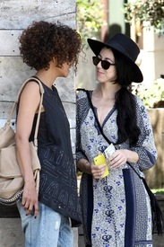 Halle Berry leaving Eveleigh Restaurant in West Hollywood 10.06.2012_18.jpg