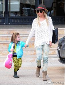 post-38290-0-52666800-1370871182_thumb.j