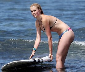 634875561_IrelandBaldwin_27May2013_Bikini21_122_13lo.jpg