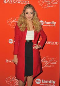 sasha-pieterse-pretty-little-liars-halloween-episode_4.jpg