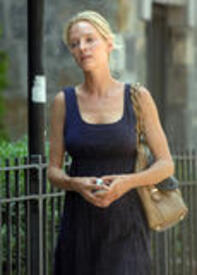 th_Uma_Thurman_candids_5101.jpg