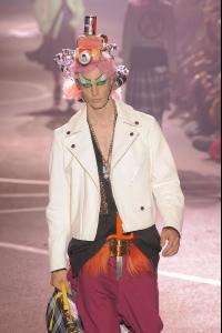 John_20Galliano_20High_20Quality_20Spring_20Summer_202009_20Mens_20Runway_20Pictures_20_316__jpg.jpg