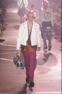 John_20Galliano_20High_20Quality_20Spring_20Summer_202009_20Mens_20Runway_20Pictures_20_323__jpg.jpg