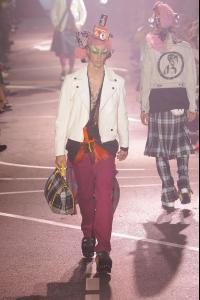 John_20Galliano_20High_20Quality_20Spring_20Summer_202009_20Mens_20Runway_20Pictures_20_327__jpg.jpg