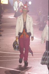 John_20Galliano_20High_20Quality_20Spring_20Summer_202009_20Mens_20Runway_20Pictures_20_329__jpg.jpg