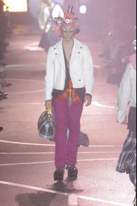John_20Galliano_20High_20Quality_20Spring_20Summer_202009_20Mens_20Runway_20Pictures_20_330__jpg.jpg