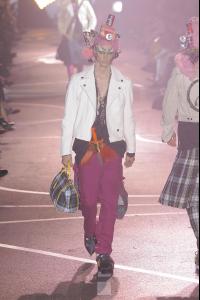 John_20Galliano_20High_20Quality_20Spring_20Summer_202009_20Mens_20Runway_20Pictures_20_333__jpg.jpg
