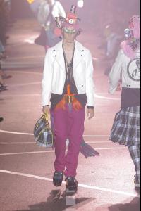 John_20Galliano_20High_20Quality_20Spring_20Summer_202009_20Mens_20Runway_20Pictures_20_334__jpg.jpg