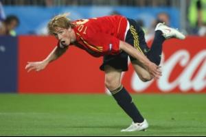 2347868218_soccer_uefa_european_championship_2008_final_germany_v_spain_ernst.jpg