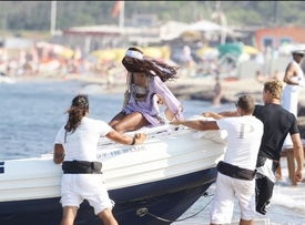 Naomi_Campbell_French_Riviera_12.jpg