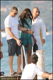 Naomi_Campbell_on_holiday_in_Saint_Tropez_20.jpg