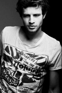 post-60960-0-76208200-1342066258_thumb.j