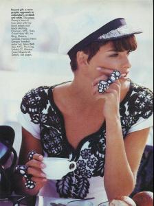 linda_Vogue_US_jan89__Black_and_white__s_new_look___Lindbergh_claire6.jpg