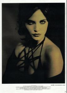 nadja_Marie_Claire_FR__FW_1991__Une_Femme_Fatale___roversi_claire2.jpg