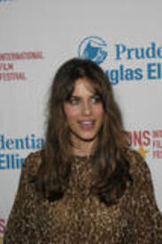 th_Amanda_Peet_Celebrity_City_Various_Events_32477.JPG
