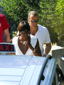 Naomi_Campbell_Vacations_In_Tuscany_Italy_04.jpg