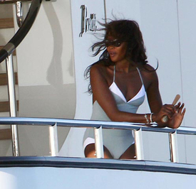Naomi_Campbell_in_a_swimsuit_03.jpg
