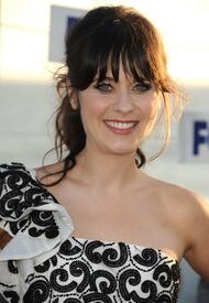 ZooeyDeschanel_FoxAllStarParty_Malibu_050811_111.jpg
