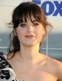 th_ZooeyDeschanel_FoxAllStarParty_Malibu_050811_113.jpg