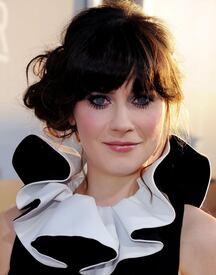 ZooeyDeschanel_OurIdiotBrotherpremiere_Hollywood_160811_552.jpg