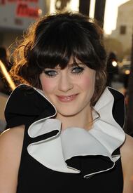 ZooeyDeschanel_OurIdiotBrotherpremiere_Hollywood_160811_562.jpg