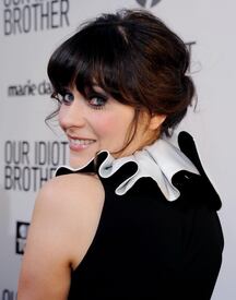 ZooeyDeschanel_OurIdiotBrotherpremiere_Hollywood_160811_571.jpg