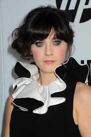ZooeyDeschanel_OurIdiotBrotherpremiere_Hollywood_160811_572.jpg