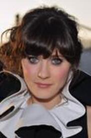 th_ZooeyDeschanel_OurIdiotBrotherpremiere_Hollywood_160811_556.jpg