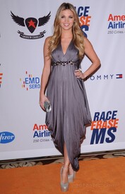 amber_lancaster_race_to_erase_MS_gala_01_830x1289.jpg