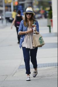More_Alba_stopped_by_a_local_Starbucks_in_New_York_City_-_July_29__2012_7__3_.jpg