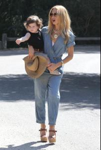 post-38290-0-45757400-1345595351_thumb.j