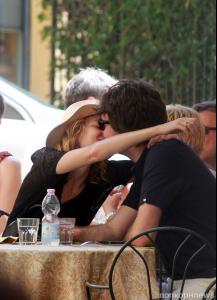 post-61687-0-81001800-1343843289_thumb.j