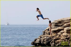 post-87508-0-45910800-1407186714_thumb.j