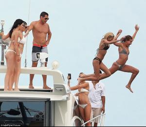 post-46718-0-35750900-1439464762_thumb.j