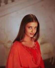 th_Aishwarya_Rai_by_Dominik_Gigler_727.jpg