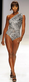 naomi-campbell-rocks-the-runway_21.jpg