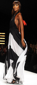 naomi-campbell-rocks-the-runway_35.jpg