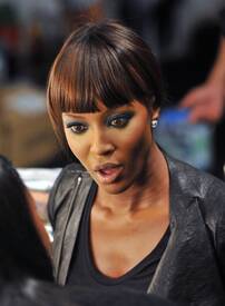 Naomi_Campbell_backstage_at_Somerset_House_14.jpg