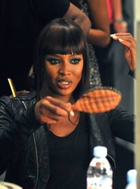 Naomi_Campbell_backstage_at_Somerset_House_21.jpg