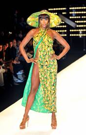 naomi-campbell-rocks-the-runway_45.jpg