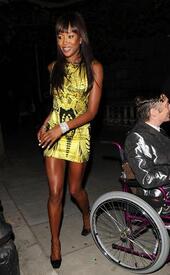 Naomi_Campbell_attends_the_opening_night_of_the_SHOWStudio_exhibition_04.jpg