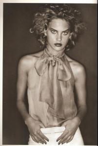 Vogue_Italia_March_2000_ph_Paolo_Roversi.jpg