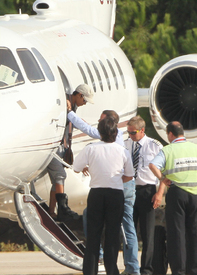 Halle Berry returns to Mallorca after a night in the hospital 23.9.2011_02.jpg