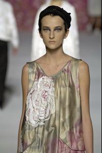 Dries Van Noten Paris SS 2007 Fashion Show.jpg