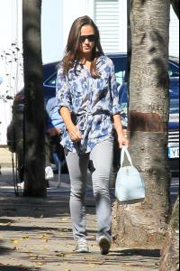 post-38290-0-38555200-1348229393_thumb.j