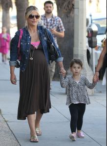 post-38290-0-43709800-1348216946_thumb.j