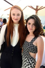 SophieTurner_BAFTATea (15).jpg