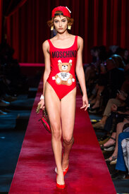 moschino-rs17-2845.jpg