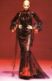 bb_NadjaAuermann_1995_07_LACROIX_HC_FW95_Book_Moda_020.jpg